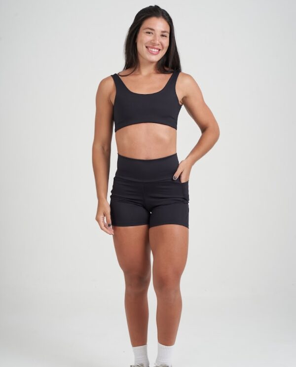 Short Essential Com Bolso Preto