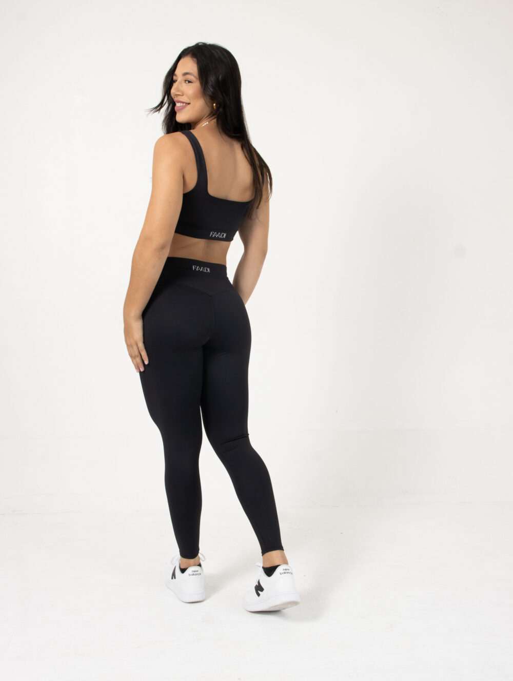 Top Essential Preto - Image 4