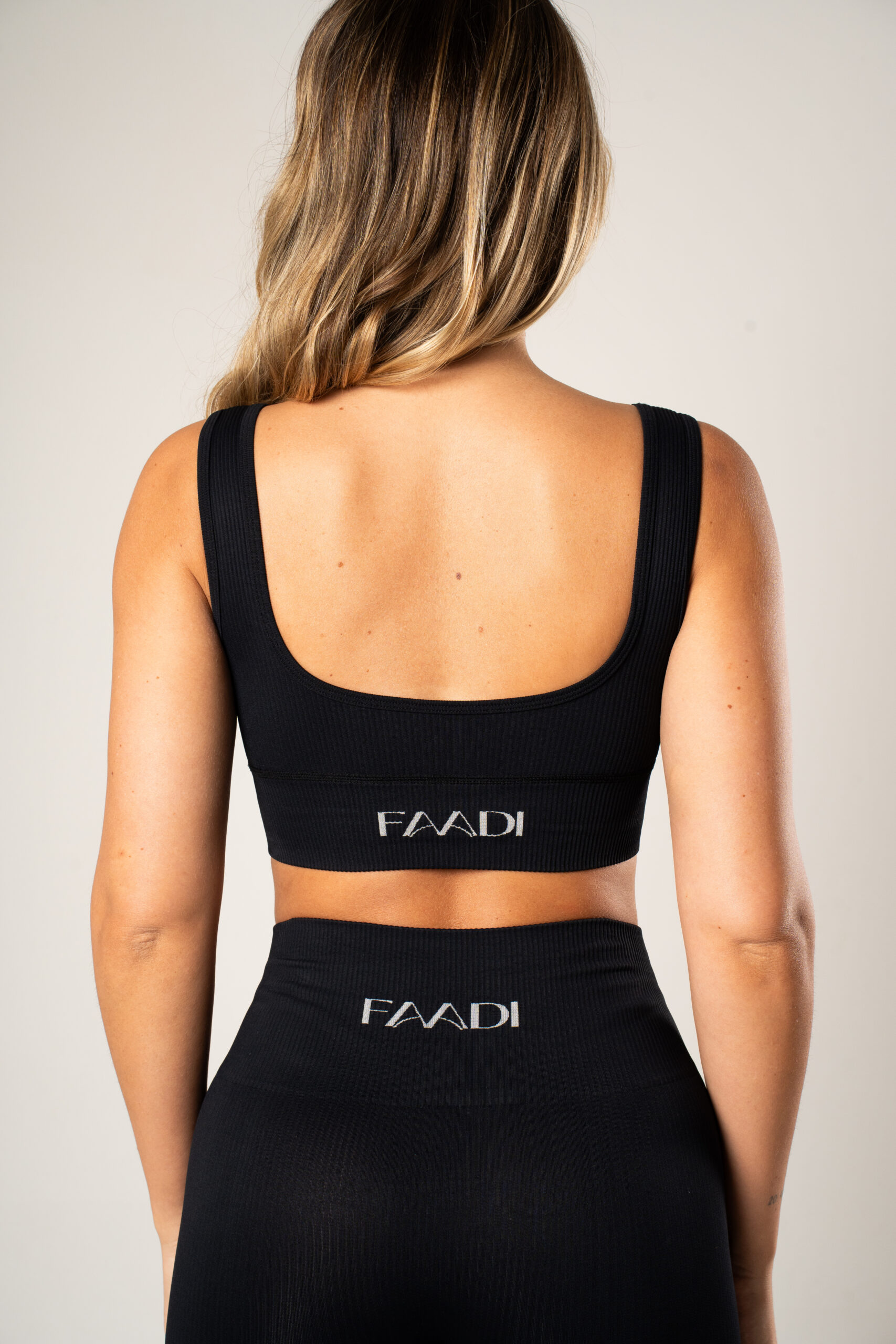 Top Seamless Canelado Black by LM - Imagem 3