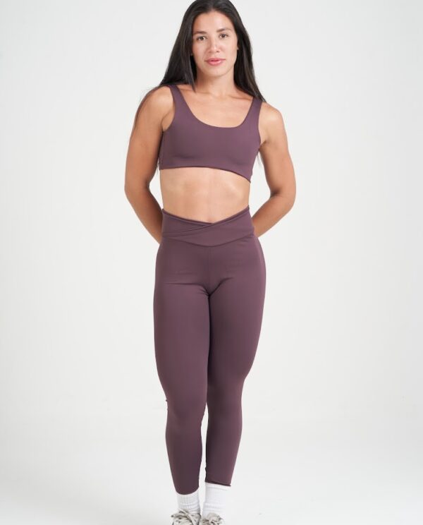 Legging Cós Alto Cruzado Essential Uva